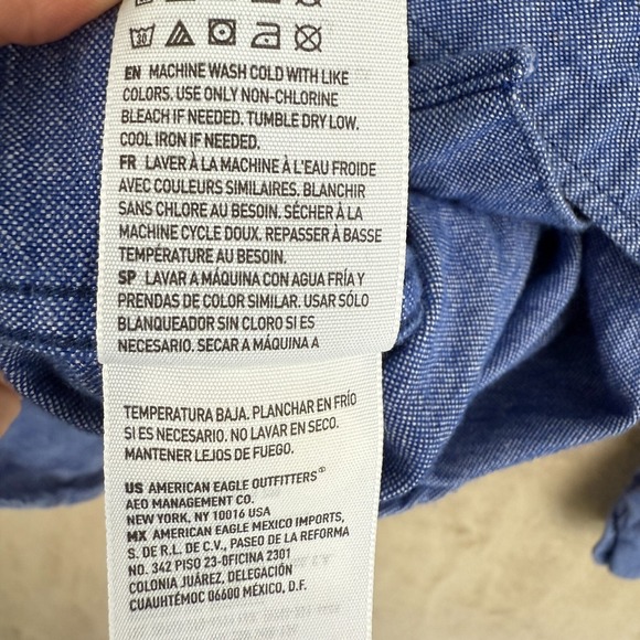 American Eagle Mens Chambray Button Down Shirt Size M Blue Long Sleeve Classic - Picture 9 of 10